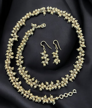 The Ujjal Silver Necklace & Earrings (Bright Silver)