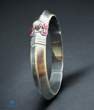 The Sharika Silver Antique Openable Bracelet(Oxidised/Size/2.2/2.4/2.6/2.8)