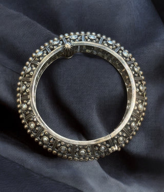 The Deetya Silver Antique Openable Pearl Bracelet-Single(Oxidised/Size/2.2/2.4/2.6/2.8)