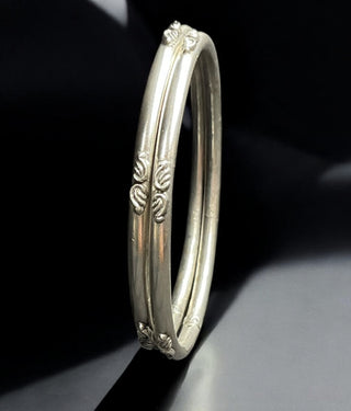 The Indriya Silver Bangle- Single (Oxidised/Size /2.2/2.4/2.6/2.8)