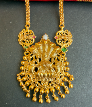 The Sriya Lakshmi Silver Green Kemp Necklace & Earrings