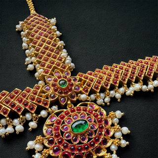 The Amolika Silver Kemp Nethi Chutti/Matha patti & Necklace