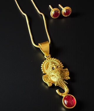 The Vinayaka Silver Kemp Ganesha Pendant & Earrings