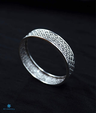 The Monabi Silver Filigree Bangle- Single( Oxidised/Size/2.2/ 2.4/2.6/2.8)