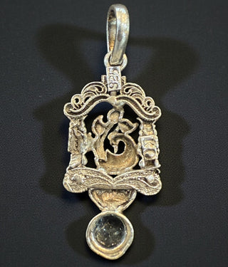 The Navaranga Silver Peacock Pendant & Earrings (Oxidised)