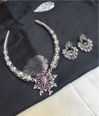 The Brinda Silver Kanti Necklace