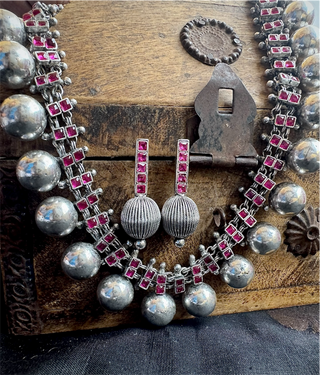 The Yoshita Silver Kempu Necklace & Earrings (Oxidised)