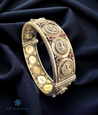 The Aryahi Silver Lakshmi Coin Openable Kada Bracelet-Single(Oxidised/Size 2.2/2.4/2.6/2.8)