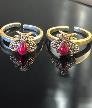 The Bumble Bee Silver Marcasite Toe-Rings