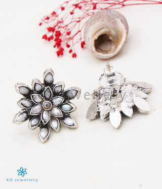 The Padma Silver Lotus Pendant (Pearl/Oxidised)