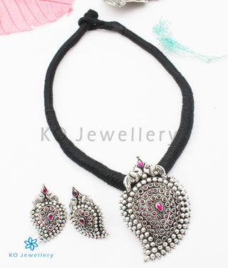 The Prashanti Silver Paisley Thread Necklace (Black)