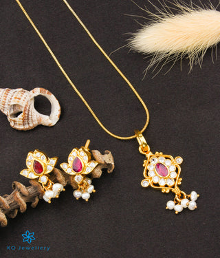 The Paridhi Silver Kemp Pendant Set (Red)