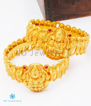 The Pratha Silver Lakshmi Peacock Bangle (Size /2.2/2.4/2.6/2.8)