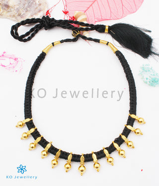 The Sthara Silver Thread Necklace Black